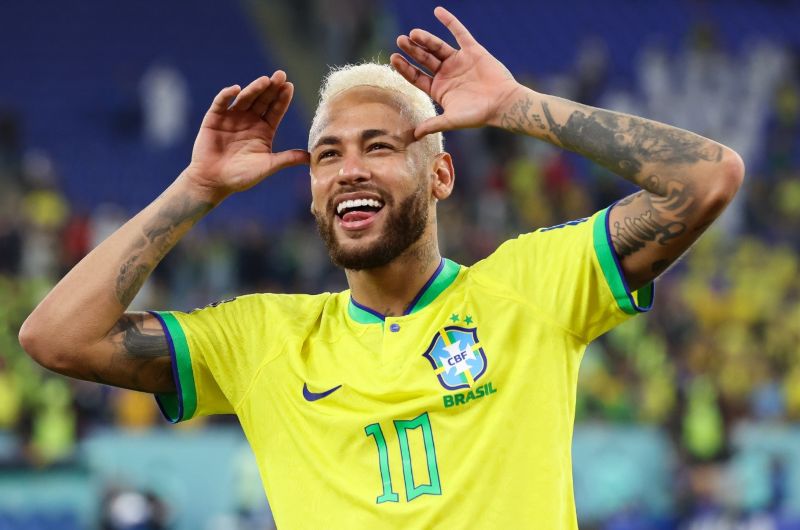 Neymar Jr là ngôi sao bóng đá Brazil nổi bật với kỹ thuật điêu luyện