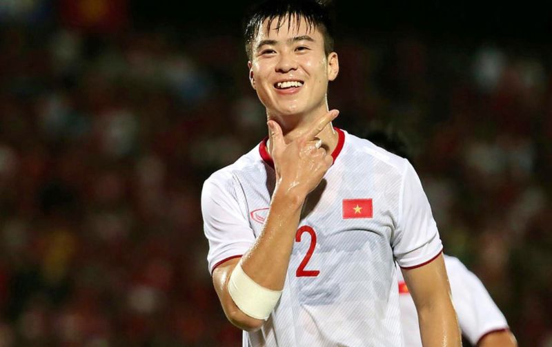Nguyễn Duy Mạnh là trung vệ thép của ĐT Việt Nam với phong cách thi đấu quyết liệt và kỷ luật